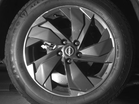 Used 2025 Nissan Rogue SV FWD image 15