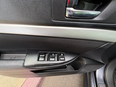 Used 2011 Subaru Legacy 2.5i Premium AWD/4WD image 11