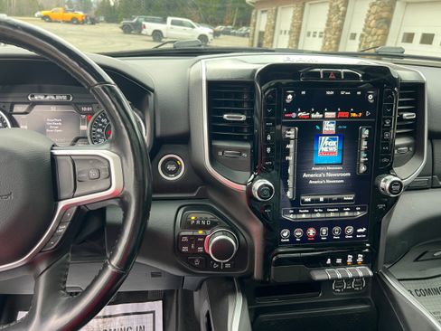 Used 2020 RAM 1500 Big Horn AWD/4WD image 14