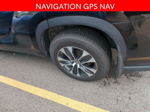 Used 2020 Toyota Highlander XLE AWD/4WD image 5