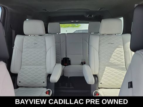 Used 2025 Cadillac Escalade ESV Sport Platinum w/ LPO, ONYX Package AWD/4WD image 17