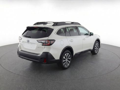 Used 2025 Subaru Outback Premium w/ Popular Package #1A AWD/4WD image 3