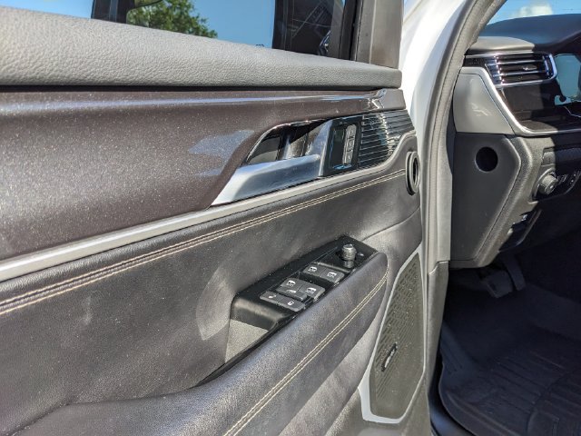 Used 2023 Jeep Wagoneer 4WD w/ Convenience Group I image 22