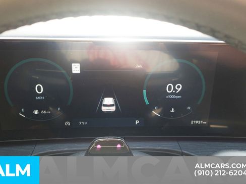 Used 2025 Hyundai Santa Fe Limited FWD image 15
