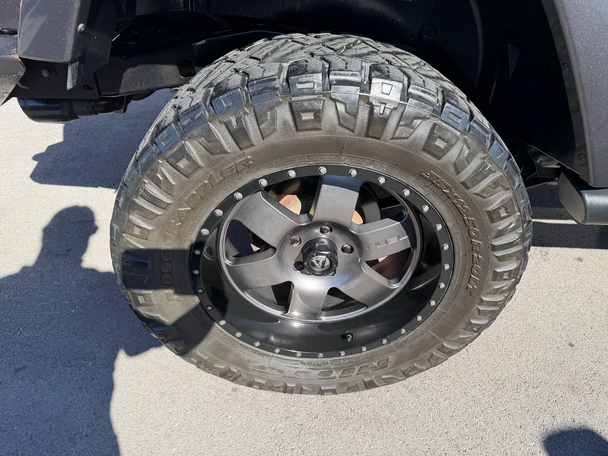 Used 2014 Jeep Wrangler Unlimited Sahara w/ Dual Top Group AWD/4WD image 16