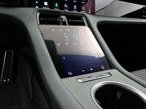 Certified 2025 Porsche Taycan AWD/4WD image 10