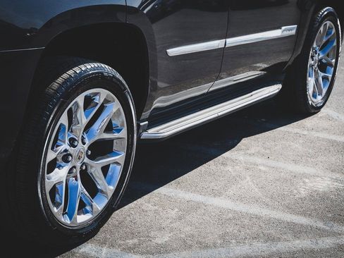 Used 2015 Cadillac Escalade Luxury image 21