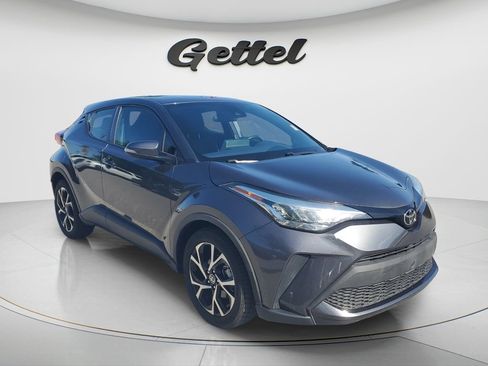 Used 2022 Toyota C-HR XLE FWD image 3