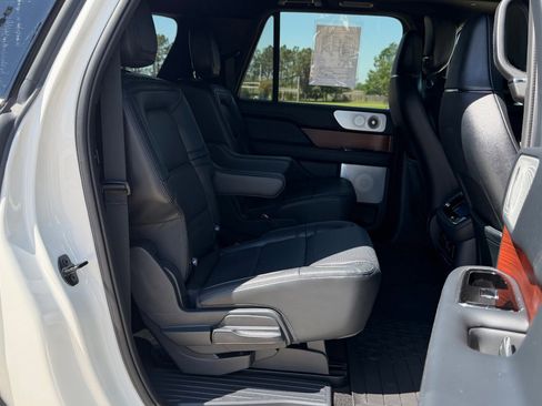 Used 2024 Lincoln Navigator L Reserve AWD/4WD image 27