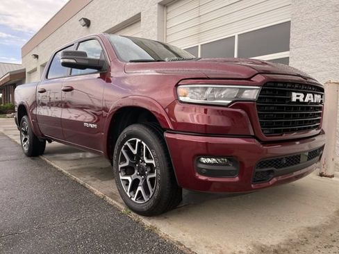 Used 2025 RAM 1500 Laramie w/ Sport Appearance Package AWD/4WD image 10