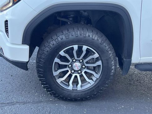 Used 2022 GMC Sierra 1500 AT4 w/ AT4 Preferred Package image 9