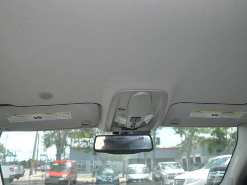 Used 2011 GMC Terrain SLE FWD image 36