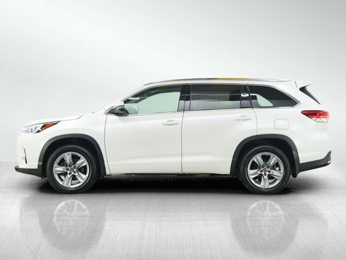 Used 2017 Toyota Highlander Limited AWD/4WD image 2