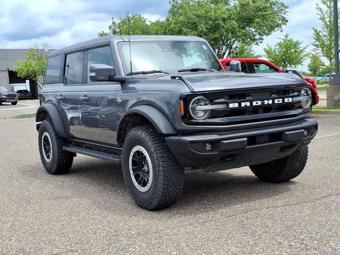Used 2023 Ford Bronco Outer Banks w/ Sasquatch Package AWD/4WD image 7