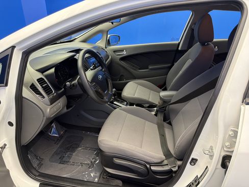 Used 2018 Kia Forte LX FWD image 12