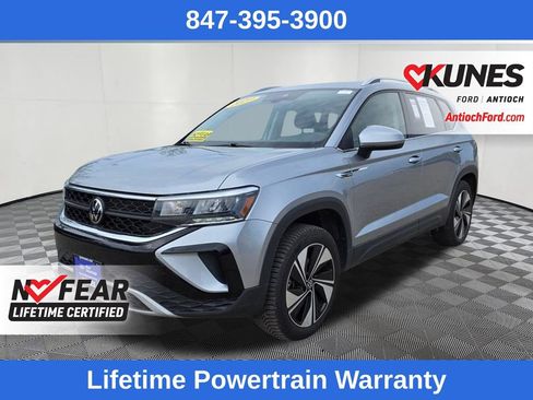 Used 2023 Volkswagen Taos SE AWD/4WD image 3