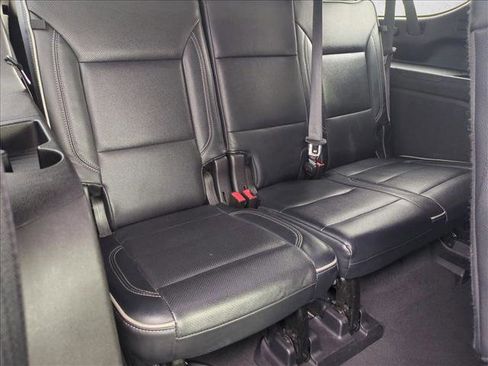 Used 2021 Chevrolet Suburban LS image 19