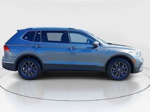 Used 2022 Volkswagen Tiguan SE FWD image 4
