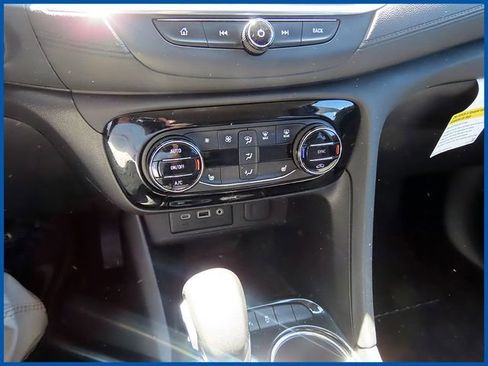 Used 2022 Buick Encore GX Select FWD image 16