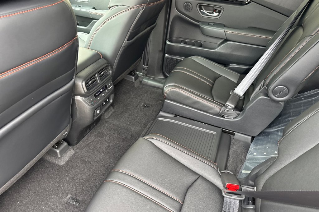 New 2026 Honda Pilot TrailSport image 6