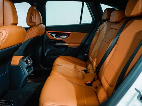 Used 2025 Mercedes-Benz GLC 350e GLC 350e image 17