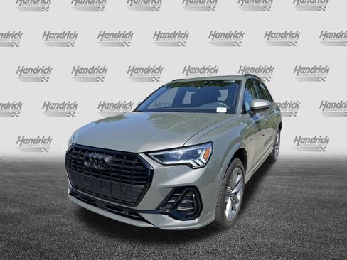 Used 2025 Audi Q3 2.0T Premium w/ Black Optic Sport Package AWD/4WD image 5