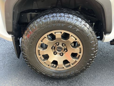 Used 2025 Toyota 4Runner Trailhunter image 14