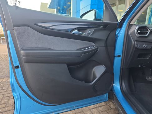 Used 2025 Chevrolet TrailBlazer LT image 14