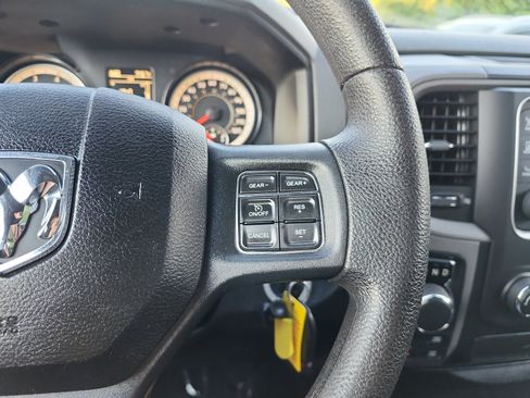 Used 2017 RAM 1500 Express AWD/4WD image 21