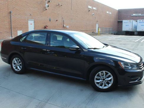Used 2018 Volkswagen Passat 2.0T S w/ Driver Assistance Package FWD image 6