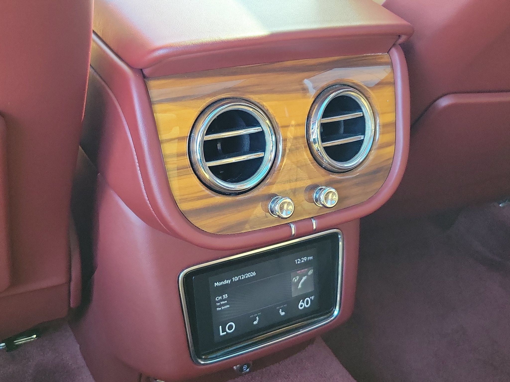 Used 2022 Bentley Bentayga AWD/4WD image 13