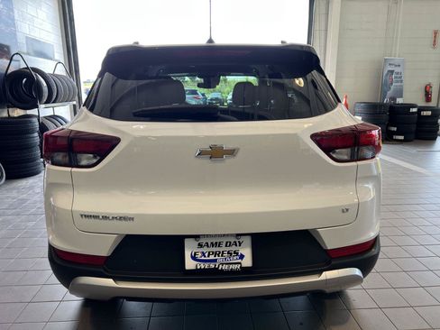 Used 2023 Chevrolet TrailBlazer LT FWD image 8