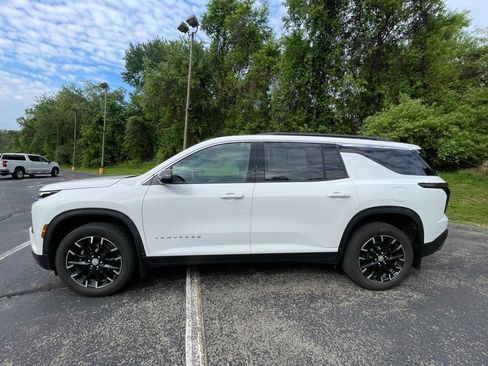 Used 2026 Chevrolet Traverse LT w/ Sun and Wheel Package AWD/4WD image 6