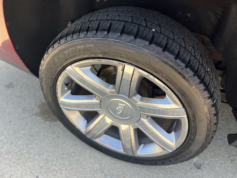 Used 2019 Cadillac Escalade ESV Luxury AWD/4WD image 5