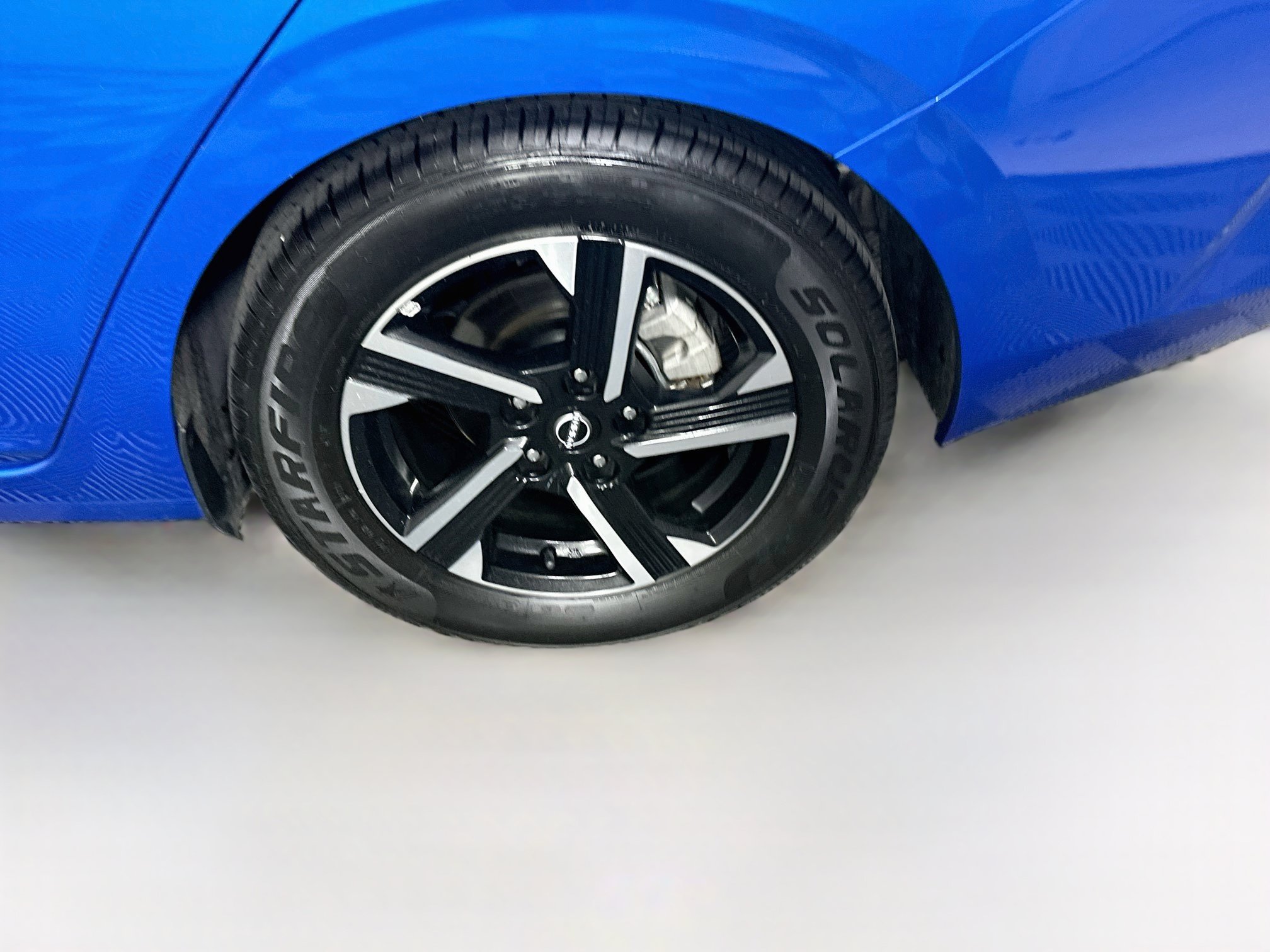 Used 2025 Nissan Sentra SV FWD image 11