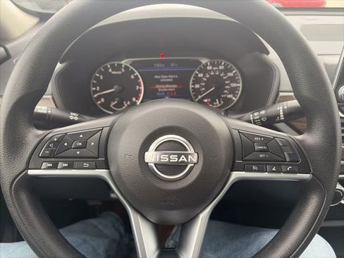 Used 2024 Nissan Altima 2.5 SV image 21