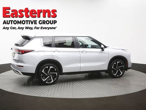 Used 2024 Mitsubishi Outlander SE AWD/4WD image 42