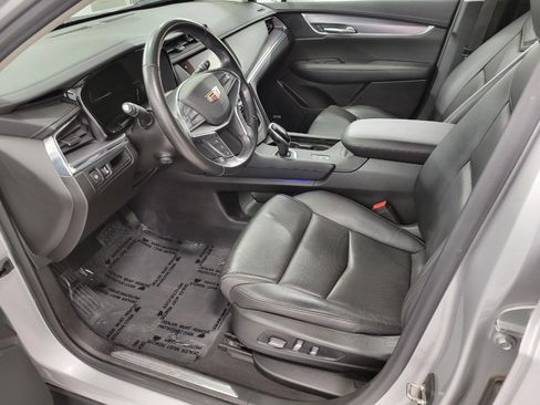 Used 2019 Cadillac XT5 Luxury w/ LPO, Black Ice Package image 9