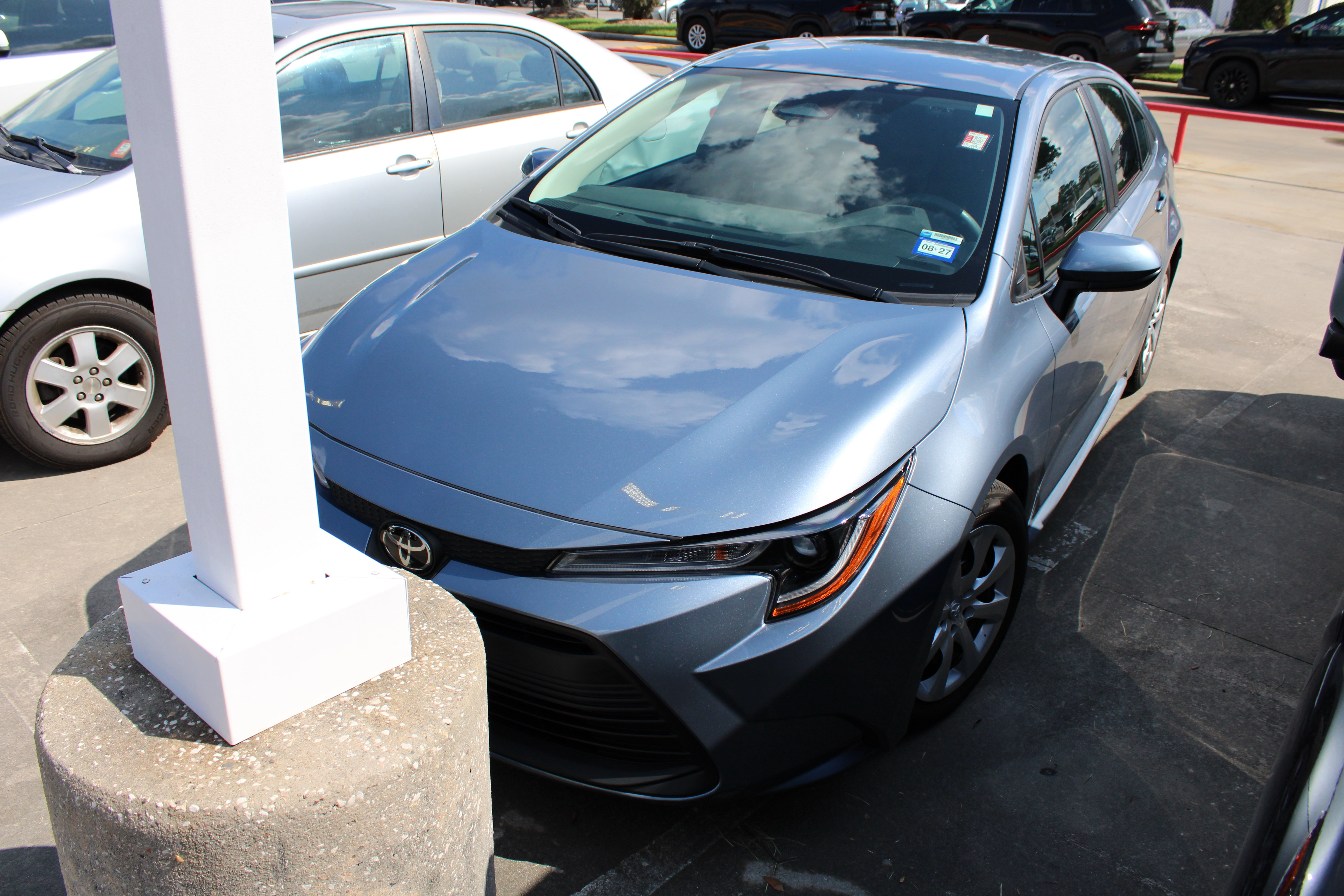 Used 2023 Toyota Corolla LE FWD image 4