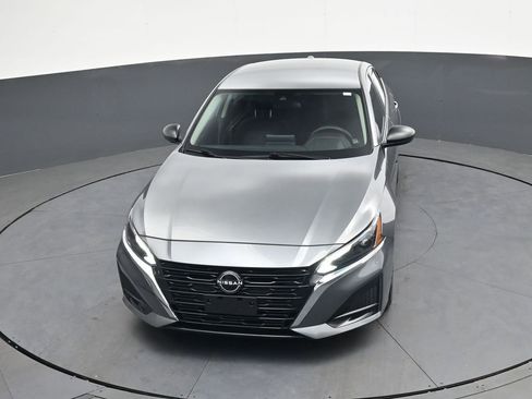 Used 2024 Nissan Altima 2.5 SV FWD image 37