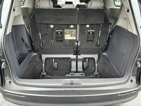 Used 2021 Toyota Sienna LE image 17