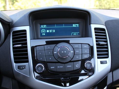 Used 2014 Chevrolet Cruze LT FWD image 23