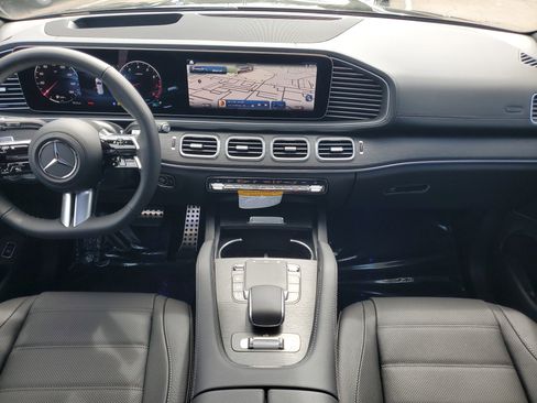 New 2026 Mercedes-Benz GLS 580 4MATIC image 18