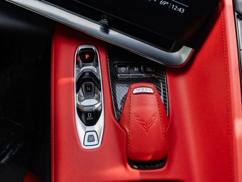 Used 2022 Chevrolet Corvette Stingray Preferred Cpe w/ Z51 Performance Package RWD image 13