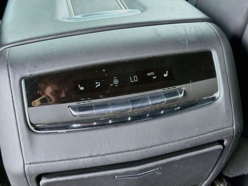 Used 2022 Cadillac Escalade Luxury RWD image 21