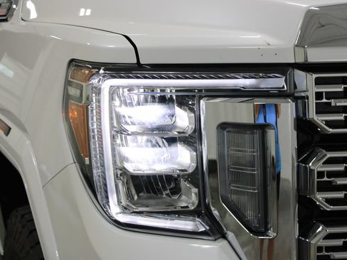 Used 2020 GMC Sierra 2500 Denali w/ Denali Ultimate Package AWD/4WD image 12