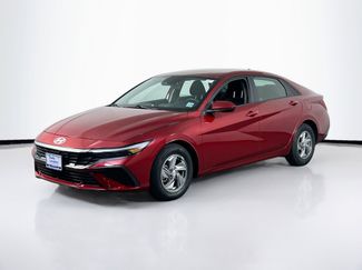 Used 2024 Hyundai Elantra SE video 1