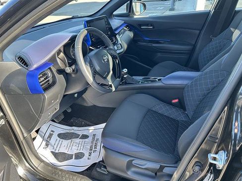 Used 2022 Toyota C-HR XLE FWD image 12
