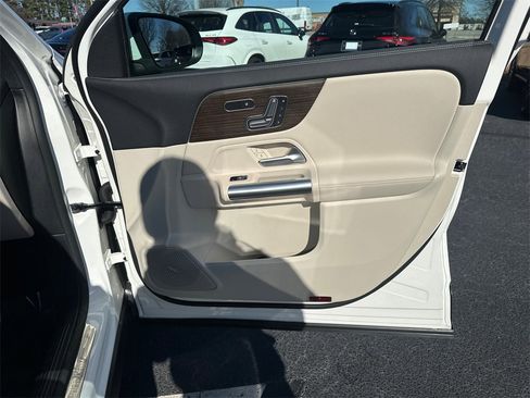 Certified 2026 Mercedes-Benz GLA 250 4MATIC image 15