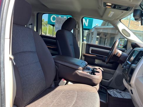 Used 2017 RAM 1500 Big Horn AWD/4WD image 35
